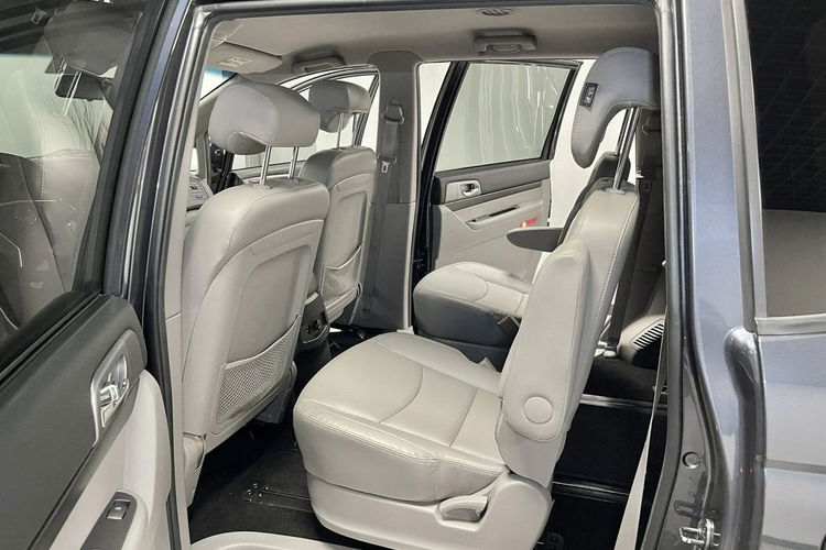 SsangYong Rodius 2.2 eXDi 178KM Sapphire Salonka Fotele Kapitan 7-osobowy IdeaŁNIEMIEC zdjęcie 26