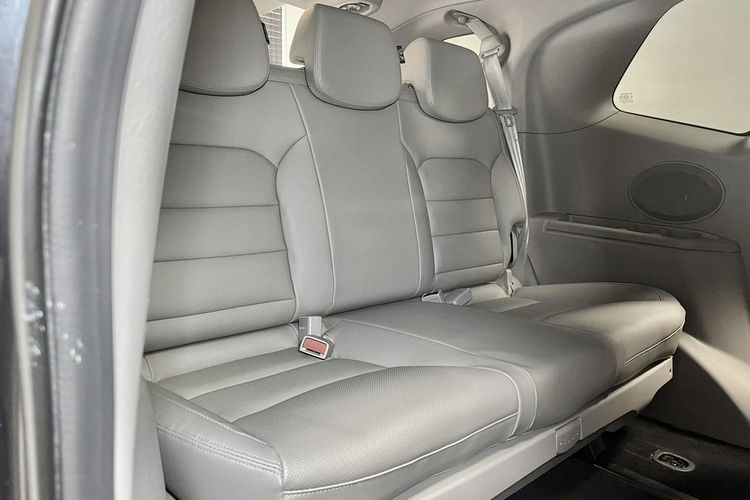 SsangYong Rodius 2.2 eXDi 178KM Sapphire Salonka Fotele Kapitan 7-osobowy IdeaŁNIEMIEC zdjęcie 31