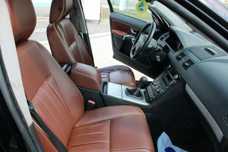 Volvo XC 90 Skóry Panorama Monitory 7 miejsc salonPL D5 zdjęcie 36