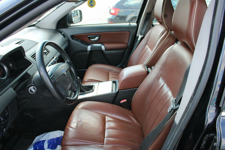 Volvo XC 90 Skóry Panorama Monitory 7 miejsc salonPL D5 zdjęcie 8