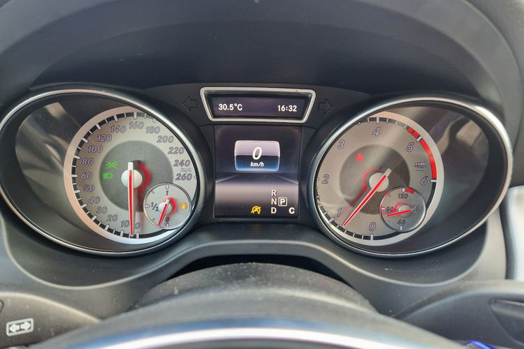 Mercedes GLA 220 2.2 177 Km Pakiet AMG Doinwestowany Stan BDB 4x4 zdjęcie 18