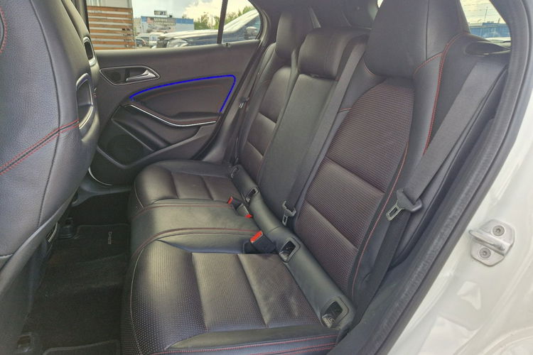 Mercedes GLA 220 2.2 177 Km Pakiet AMG Doinwestowany Stan BDB 4x4 zdjęcie 7
