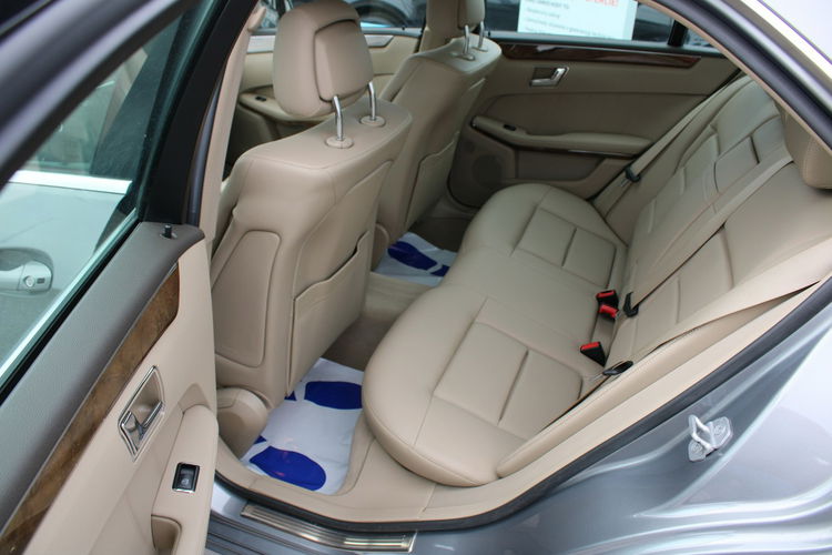 Mercedes E 200 E200 ELEGANCE Skóra 184HP Automat 79000km zdjęcie 12