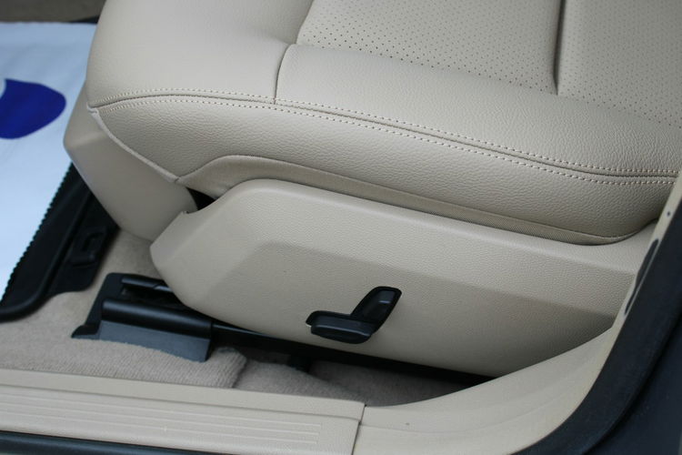 Mercedes E 200 E200 ELEGANCE Skóra 184HP Automat 79000km zdjęcie 17