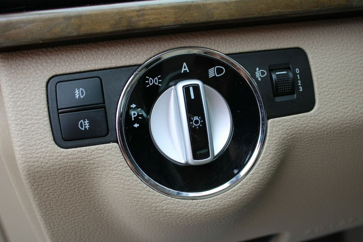 Mercedes E 200 E200 ELEGANCE Skóra 184HP Automat 79000km zdjęcie 18