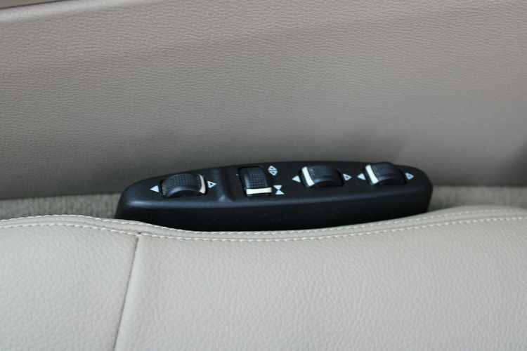 Mercedes E 200 E200 ELEGANCE Skóra 184HP Automat 79000km zdjęcie 19