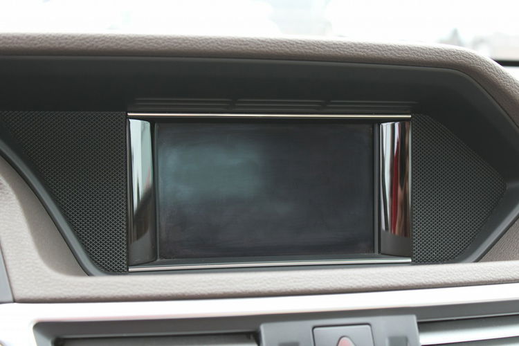 Mercedes E 200 E200 ELEGANCE Skóra 184HP Automat 79000km zdjęcie 24