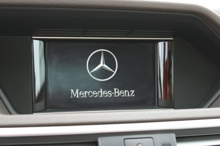 Mercedes E 200 E200 ELEGANCE Skóra 184HP Automat 79000km zdjęcie 25