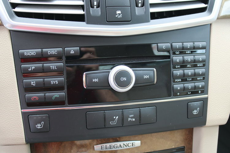 Mercedes E 200 E200 ELEGANCE Skóra 184HP Automat 79000km zdjęcie 26