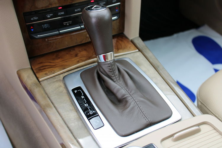 Mercedes E 200 E200 ELEGANCE Skóra 184HP Automat 79000km zdjęcie 28