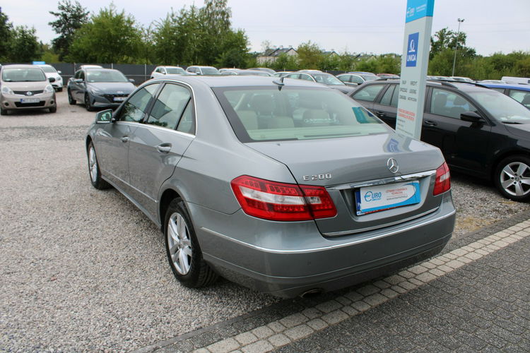 Mercedes E 200 E200 ELEGANCE Skóra 184HP Automat 79000km zdjęcie 7