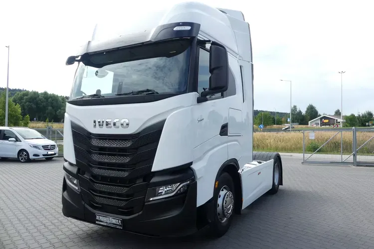 Iveco S WAY 460 / AUTOMAT / STANDARD / PEŁNE OSPOJLEROWANIE / zdjęcie 1