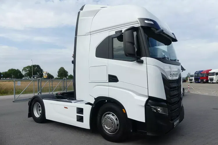 Iveco S WAY 460 / AUTOMAT / STANDARD / PEŁNE OSPOJLEROWANIE / zdjęcie 12