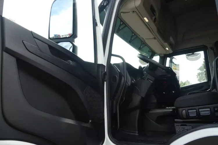 Iveco S WAY 460 / AUTOMAT / STANDARD / PEŁNE OSPOJLEROWANIE / zdjęcie 18