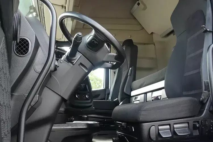Iveco S WAY 460 / AUTOMAT / STANDARD / PEŁNE OSPOJLEROWANIE / zdjęcie 19