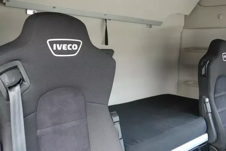 Iveco S WAY 460 / AUTOMAT / STANDARD / PEŁNE OSPOJLEROWANIE / zdjęcie 22