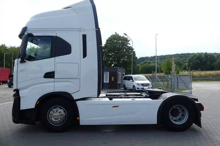 Iveco S WAY 460 / AUTOMAT / STANDARD / PEŁNE OSPOJLEROWANIE / zdjęcie 4