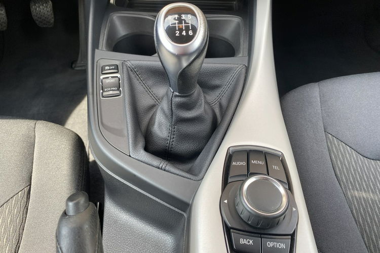 BMW 116 13r. 2.0 diesel jak nowa nowy rozrząd po serwisie nawigacja klimatroni zdjęcie 15