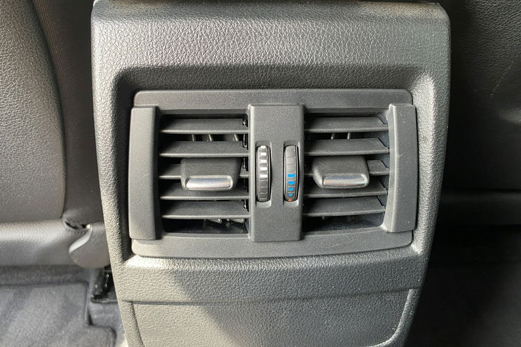 BMW 116 13r. 2.0 diesel jak nowa nowy rozrząd po serwisie nawigacja klimatroni zdjęcie 18