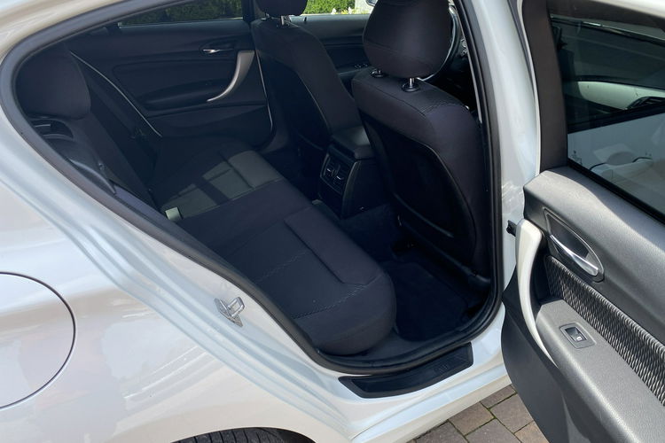 BMW 116 13r. 2.0 diesel jak nowa nowy rozrząd po serwisie nawigacja klimatroni zdjęcie 19