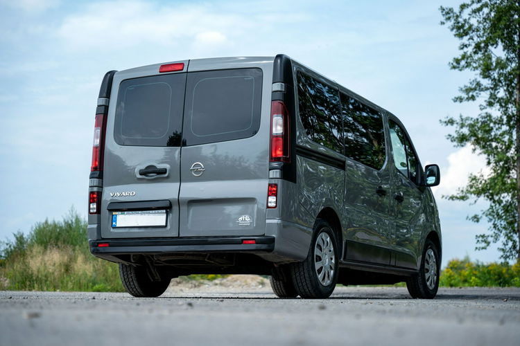 Opel Vivaro VIVARO / 1.6 DIESEL / 90HP / SZARY METALIK / 9 MIEJSC zdjęcie 13