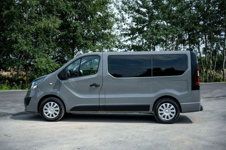 Opel Vivaro VIVARO / 1.6 DIESEL / 90HP / SZARY METALIK / 9 MIEJSC zdjęcie 15