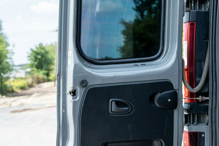 Opel Vivaro VIVARO / 1.6 DIESEL / 90HP / SZARY METALIK / 9 MIEJSC zdjęcie 19