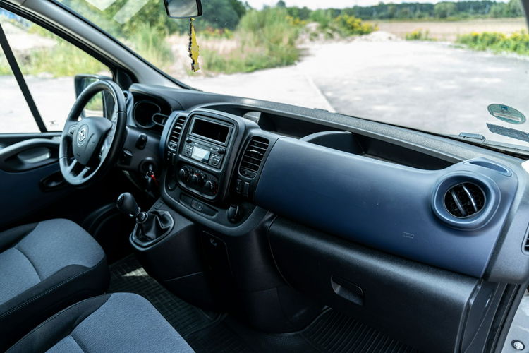 Opel Vivaro VIVARO / 1.6 DIESEL / 90HP / SZARY METALIK / 9 MIEJSC zdjęcie 34