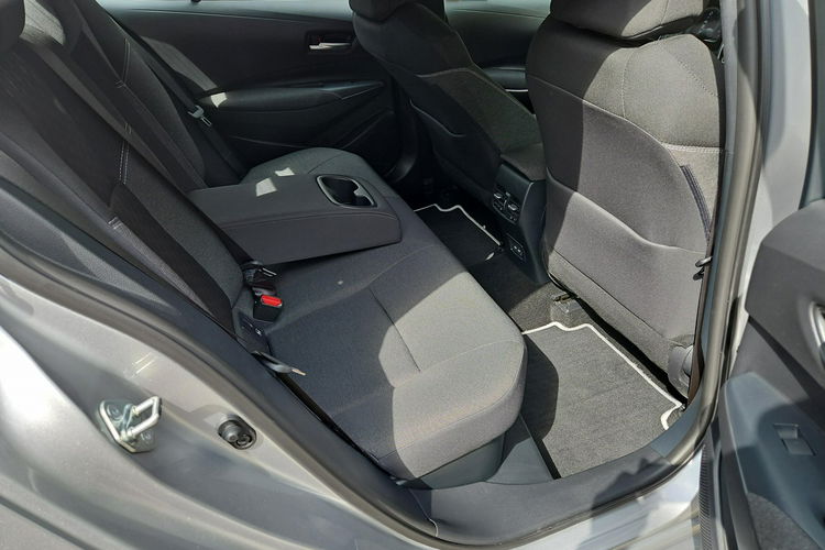 Toyota Corolla 1.8 HSD 140KM COMFORT TECH, salon Polska zdjęcie 16