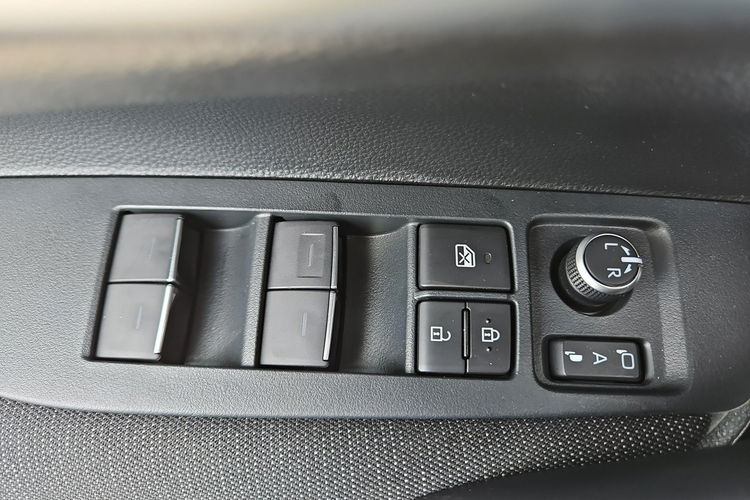 Toyota Corolla 1.8 HSD 140KM COMFORT TECH, salon Polska zdjęcie 18