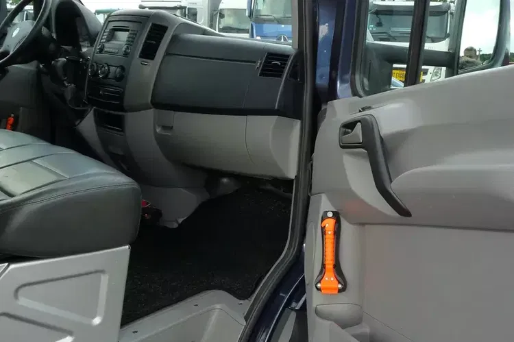Volkswagen CRAFTER 2, 5L / CIĄGNIK SIODŁOWY / zdjęcie 14