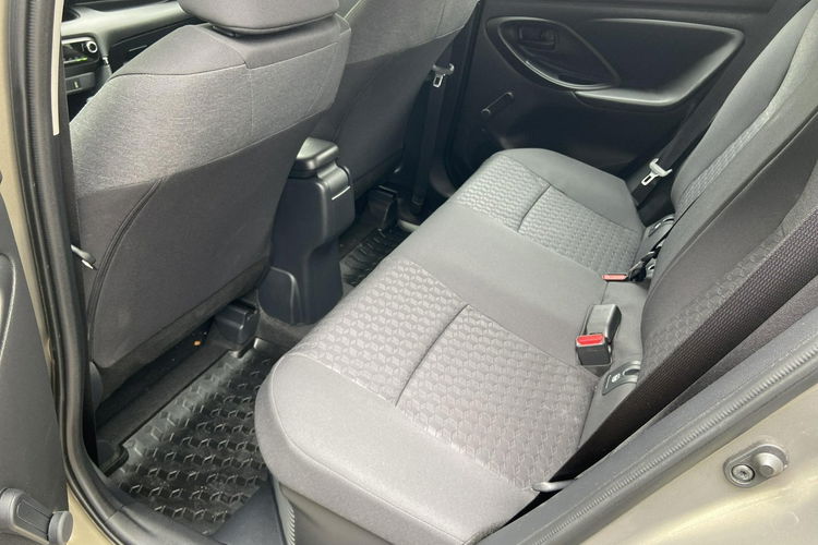 Yaris Toyota Yaris 1.5HSD COMFORT mały przebieg, fv23%, salon PL, kamera zdjęcie 15