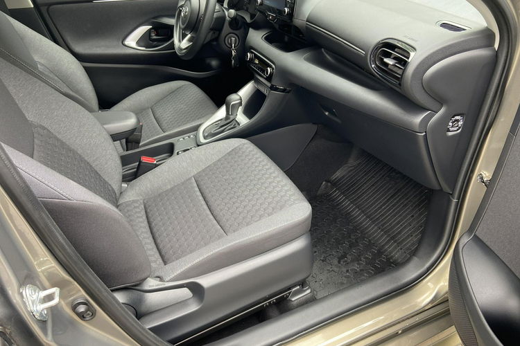 Yaris Toyota Yaris 1.5HSD COMFORT mały przebieg, fv23%, salon PL, kamera zdjęcie 19