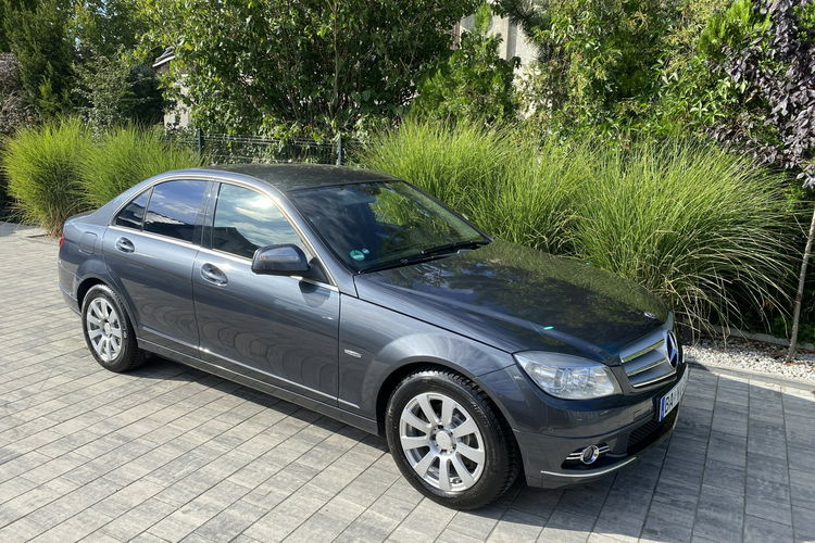 Mercedes C 180 Bardzo zadbana - 100% oryginalny przebieg.NOWY ROZRZĄD zdjęcie 1