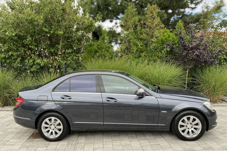 Mercedes C 180 Bardzo zadbana - 100% oryginalny przebieg.NOWY ROZRZĄD zdjęcie 21