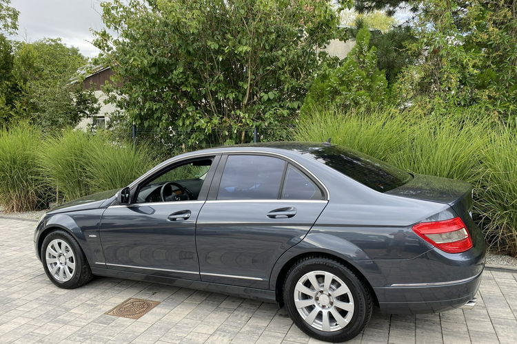 Mercedes C 180 Bardzo zadbana - 100% oryginalny przebieg.NOWY ROZRZĄD zdjęcie 40