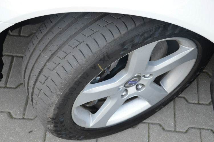 Volvo V70 Białe Zarejestrowane 2.4D5 185KM AWD Lift Serwis Skóra Parktronik zdjęcie 14