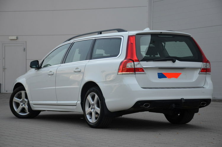 Volvo V70 Białe Zarejestrowane 2.4D5 185KM AWD Lift Serwis Skóra Parktronik zdjęcie 16