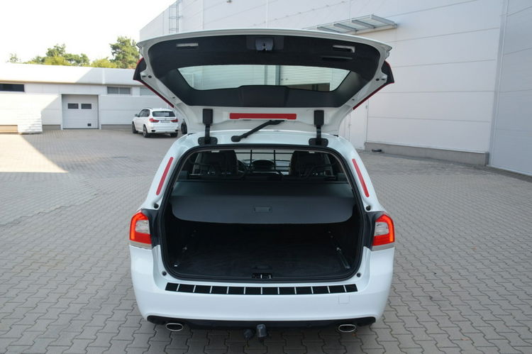 Volvo V70 Białe Zarejestrowane 2.4D5 185KM AWD Lift Serwis Skóra Parktronik zdjęcie 2