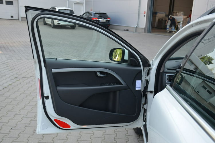 Volvo V70 Białe Zarejestrowane 2.4D5 185KM AWD Lift Serwis Skóra Parktronik zdjęcie 22