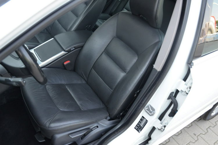 Volvo V70 Białe Zarejestrowane 2.4D5 185KM AWD Lift Serwis Skóra Parktronik zdjęcie 26