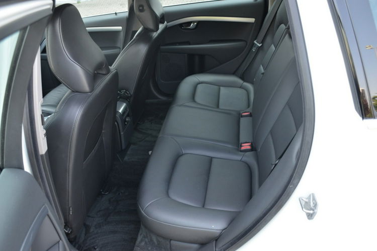 Volvo V70 Białe Zarejestrowane 2.4D5 185KM AWD Lift Serwis Skóra Parktronik zdjęcie 27