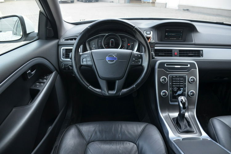 Volvo V70 Białe Zarejestrowane 2.4D5 185KM AWD Lift Serwis Skóra Parktronik zdjęcie 30