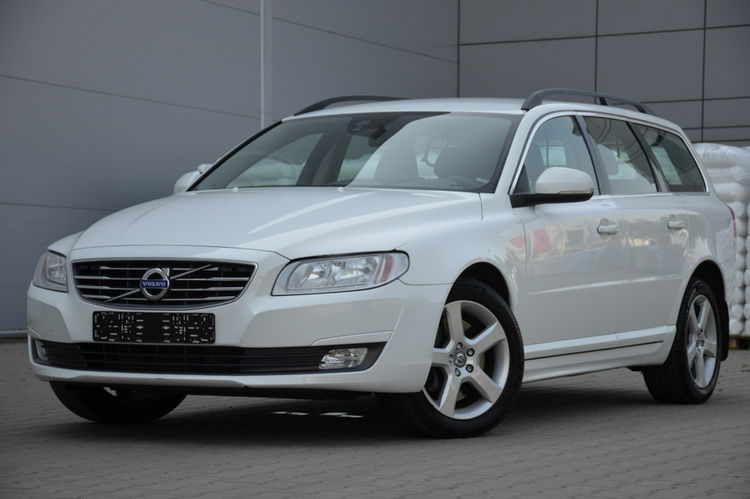 Volvo V70 Białe Zarejestrowane 2.4D5 185KM AWD Lift Serwis Skóra Parktronik zdjęcie 7