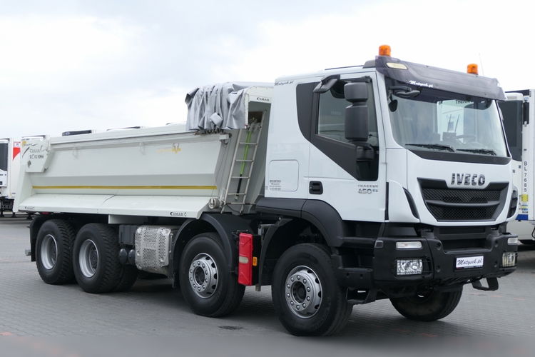 Iveco TRAKKER 450 / 8x4 / WYWROTKA TYLNOZSYP + HYDROKLAPA / EURO 6 / 2017 ROK / SPROWADZONY  zdjęcie 20