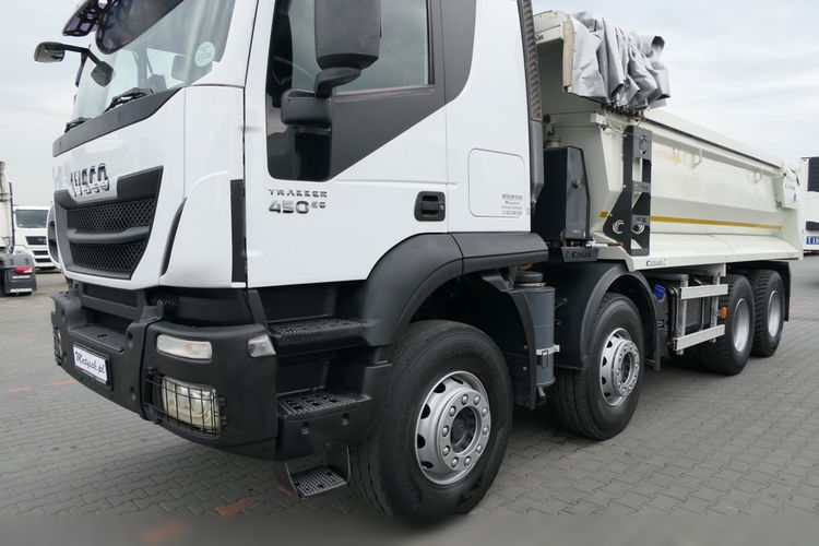 Iveco TRAKKER 450 / 8x4 / WYWROTKA TYLNOZSYP + HYDROKLAPA / EURO 6 / 2017 ROK / SPROWADZONY  zdjęcie 22