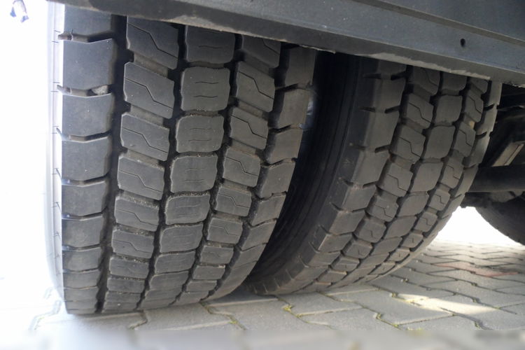 MAN TGS 26.400 / 6x2 / SKRZYNIOWY- 6.8 m + HDS HIAB 477 wysów: 15, 5 m / EURO 6 / OŚ PODNOSZONA / HDS ZA KABINĄ / STEROWANIE RADIOWE zdjęcie 30