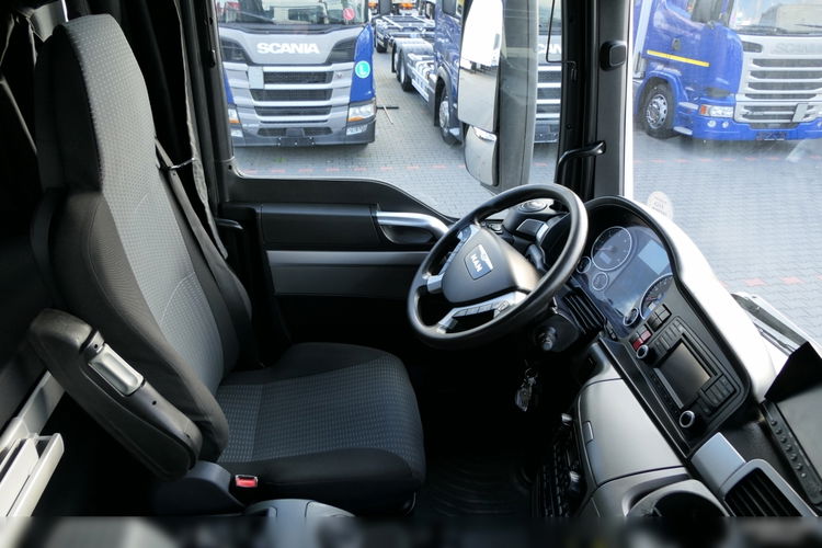MAN TGS 26.400 / 6x2 / SKRZYNIOWY- 6.8 m + HDS HIAB 477 wysów: 15, 5 m / EURO 6 / OŚ PODNOSZONA / HDS ZA KABINĄ / STEROWANIE RADIOWE zdjęcie 44