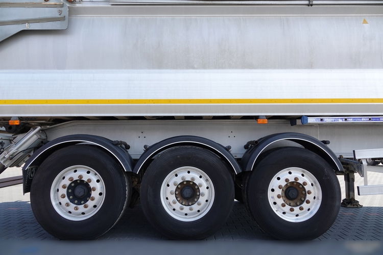 BENALU WYWROTKA 27 m3 / ALUMINIOWA / HYDRAULICZNA KLAPA / 2 OSIE PODNOSZONE / WAGA: 5600 KG / SPROWADZONA zdjęcie 8