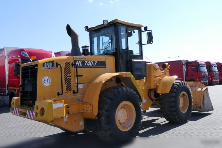 Hyundai HL770-7 / ŁADOWARKA KOŁOWA / SILNIK CUMMINS / CENTRALNE SMAROWANIE / KLIMATYZACJA / SPROWADZONA zdjęcie 21